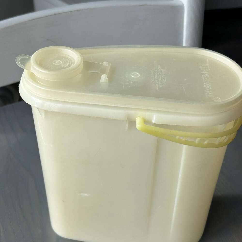 Vintage Tupperware Drink Container Pitcher - Picture 8 of 11
